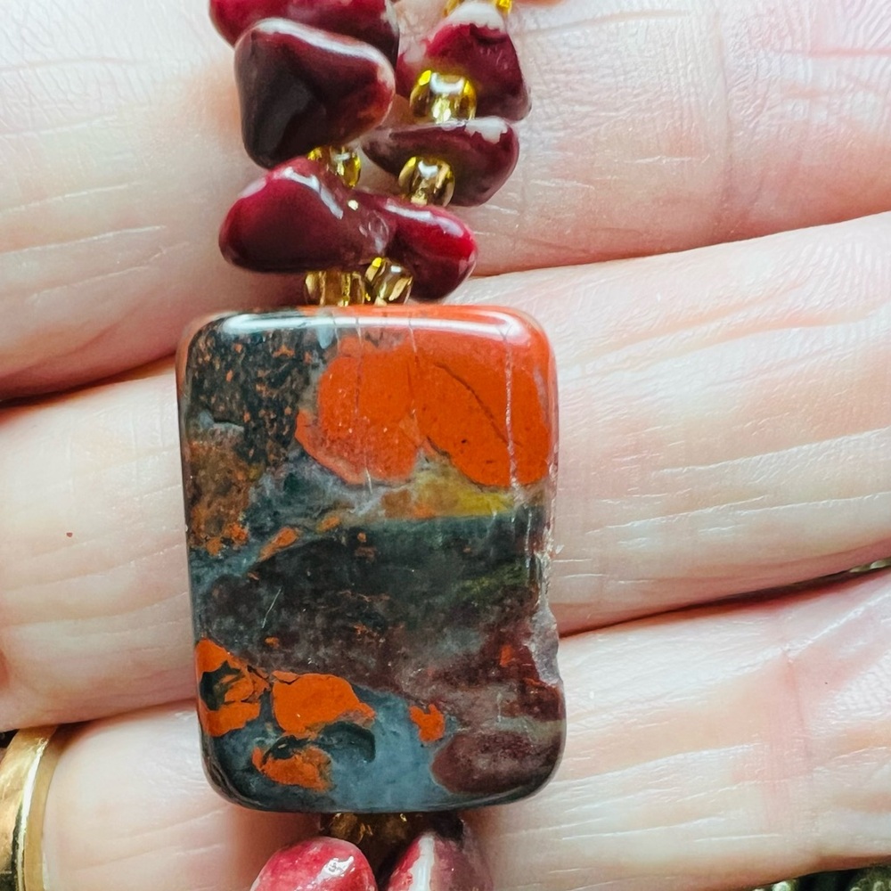 Red and Orange Stone Pendant Necklace